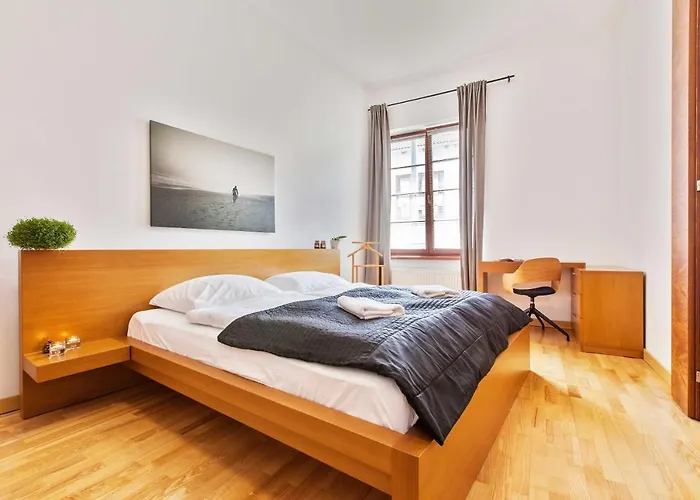 Dolna 4 - Apartments In Direct Centrum On City Square