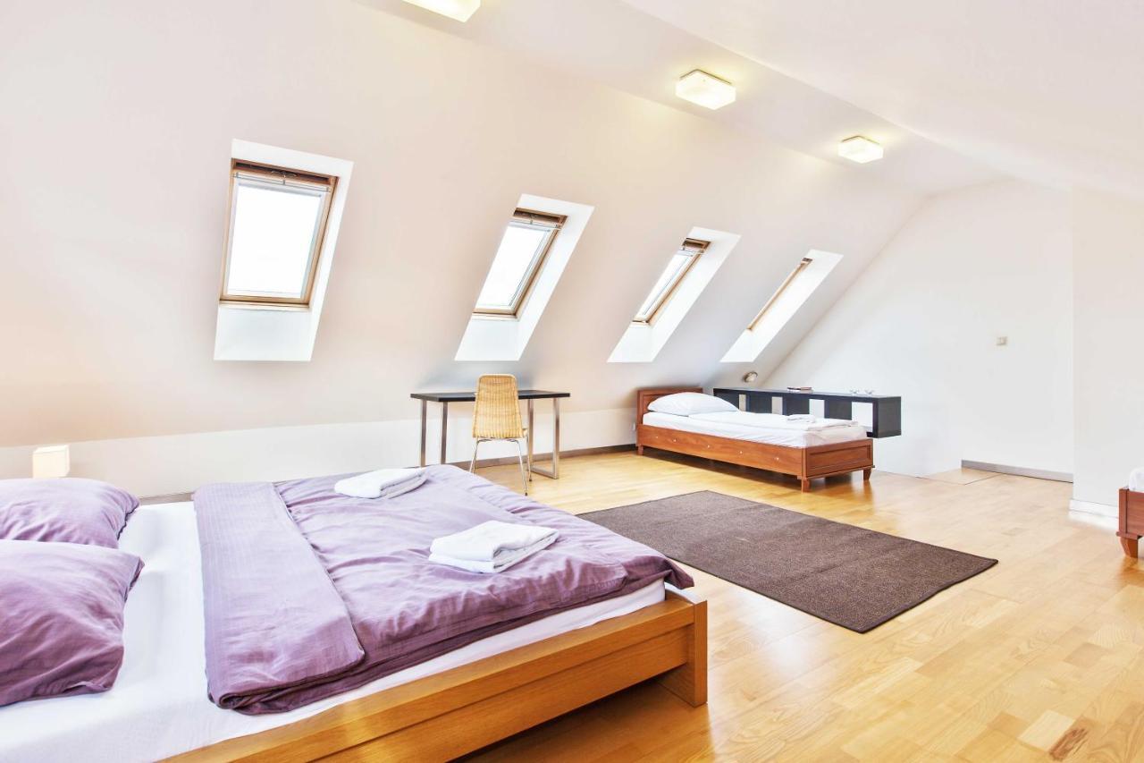 Dolna 4 - In Direct Centrum On Square Apartment