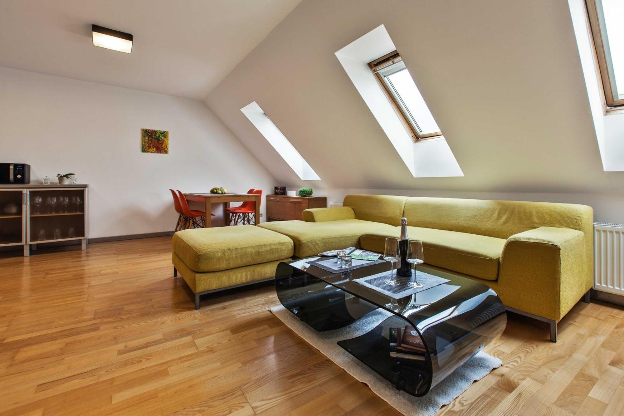 Dolna 4 - In Direct Centrum On Square Apartment